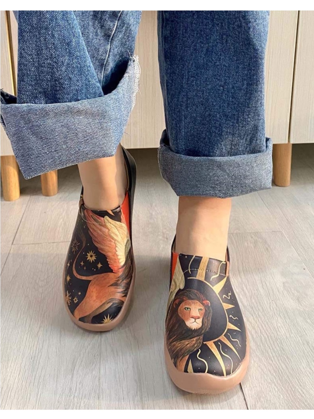NIB UIN Leo Toledo Art Travel Slip On Canvas Shoes Sz 8.5